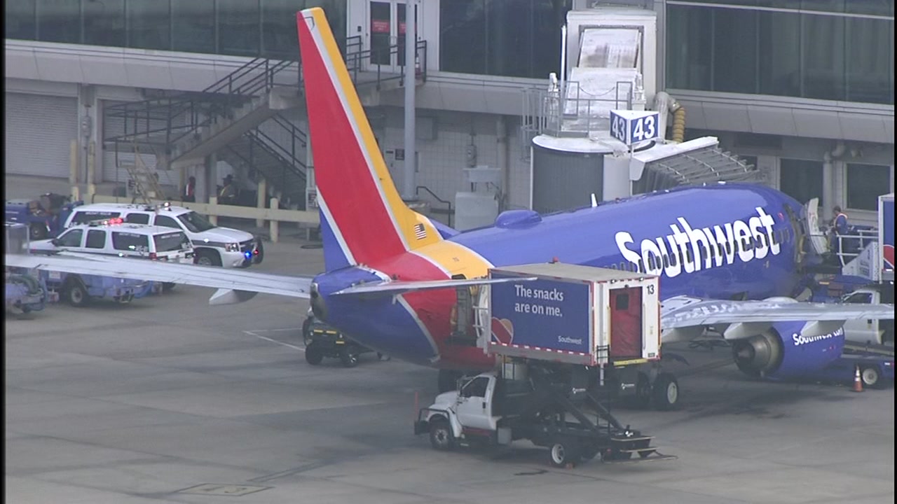 051817-ewn-southwest-flight-passengers-incident-vid
